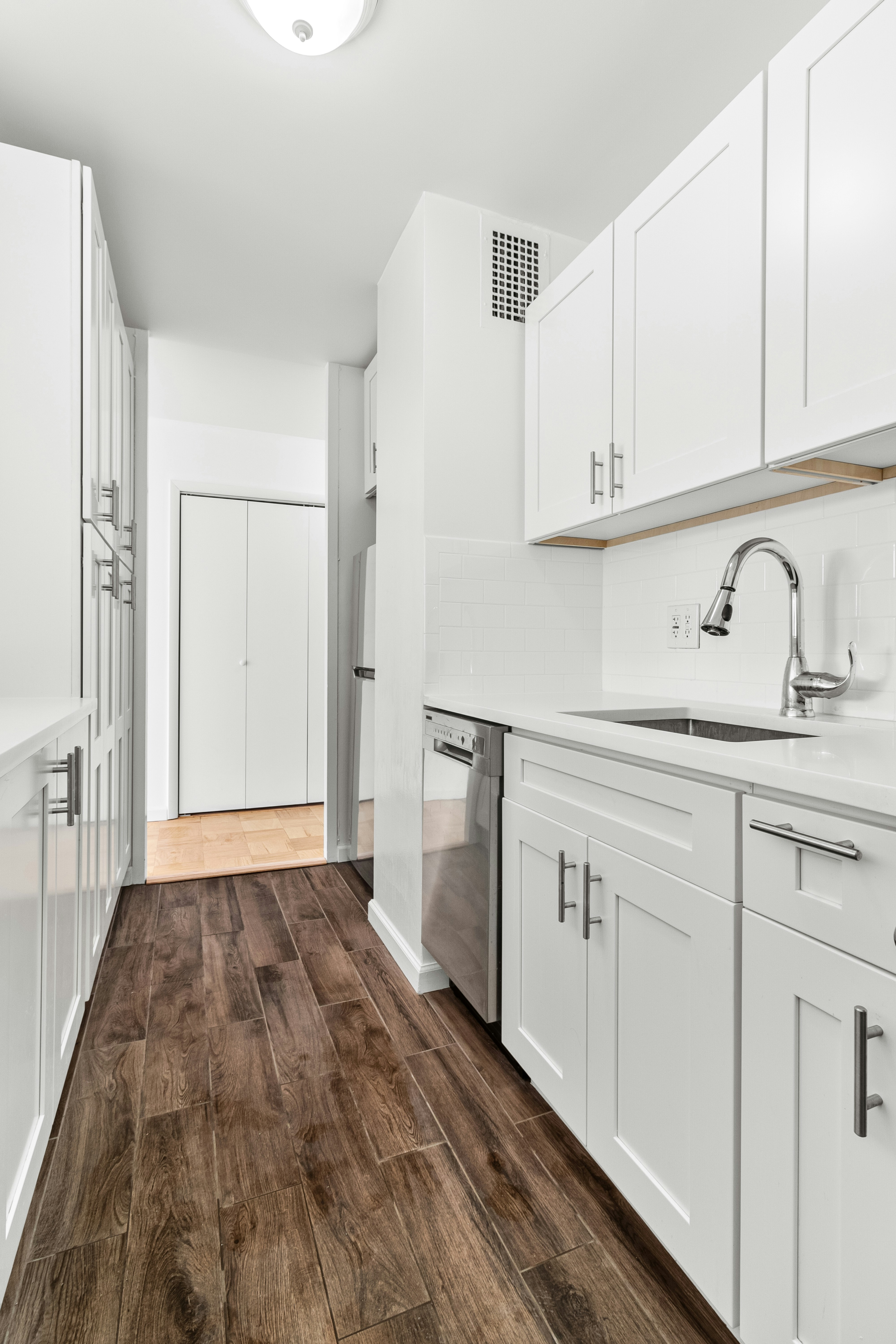 Kitchen countertop and backsplash