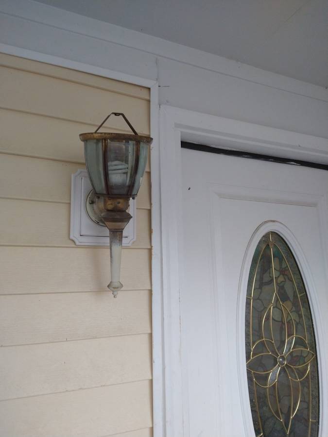 Light fixture before